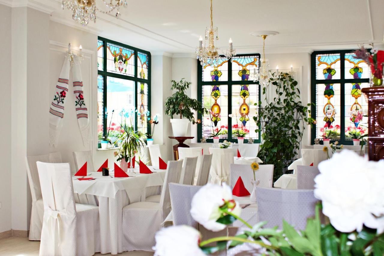 Ratskeller Hotel & Restaurant Линдов Экстерьер фото