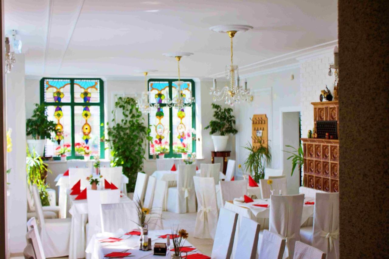 Ratskeller Hotel & Restaurant Линдов Экстерьер фото