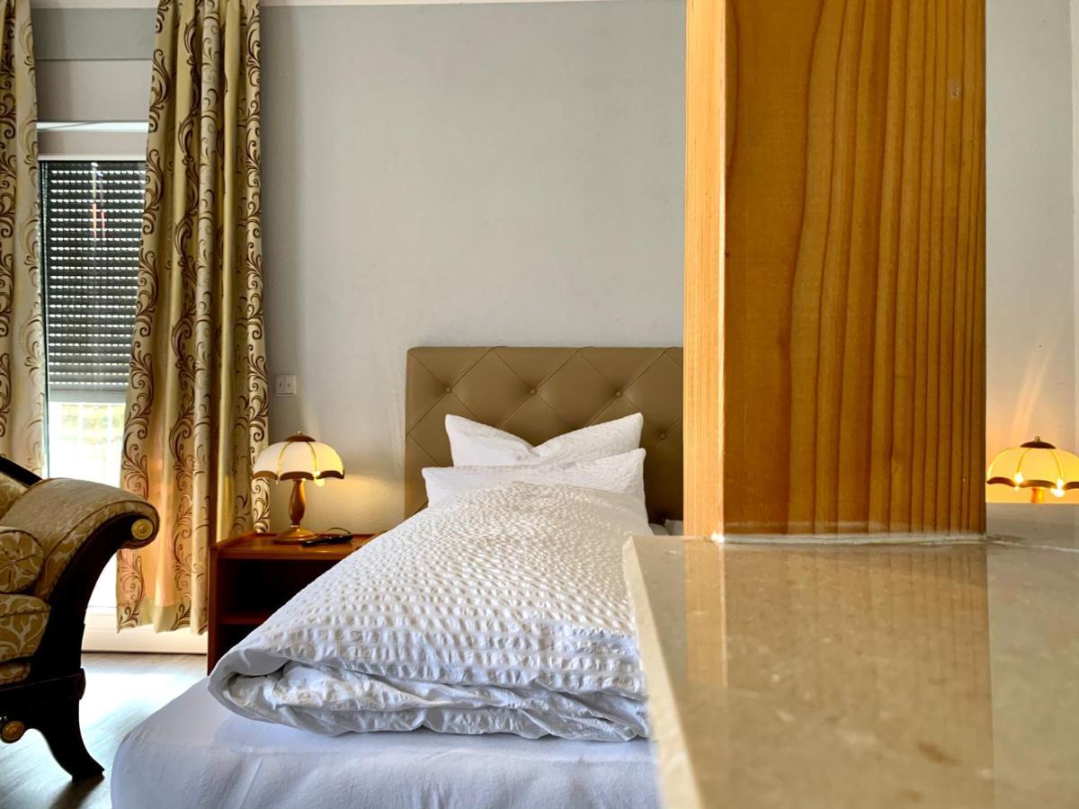 Ratskeller Hotel & Restaurant Линдов Экстерьер фото