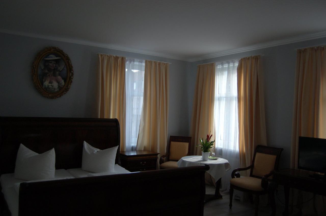 Ratskeller Hotel & Restaurant Линдов Экстерьер фото